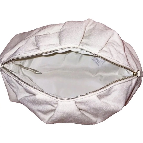 Dolce & Gabbana Cosmetic Bag Makeup Case Travel Toiletries ‘Devotion’ Beauty - Picture 5 of 5